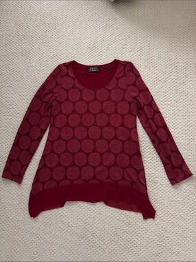 Circle-Pattern Scoop Neck Tunic in Deep Maroon
